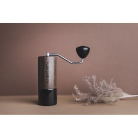 Comandante C40 Nitro Penge csokoládé Fineline 2