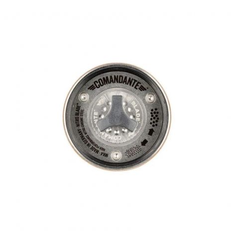 Comandante C40 Nitro Penge csokoládé Fineline