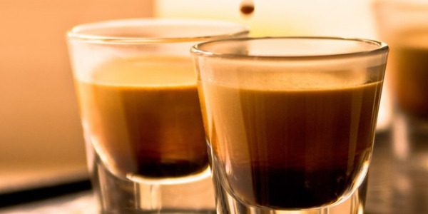 Espresso doppio kávé elkészítése